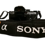 ソニー純正のショルダーストラップ「STP-SS5」はαシリーズにおすすめ！